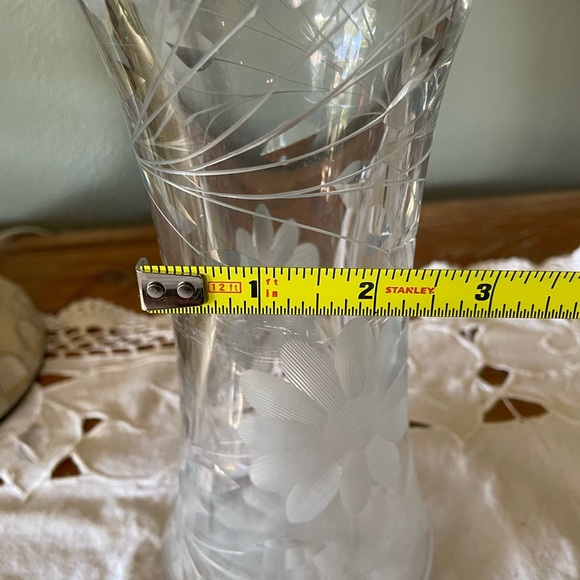 Princess House Tall Etched Vase - Picture 8 of 13